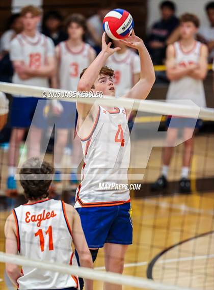 Thumbnail 2 in Chaminade @ Crespi photogallery.