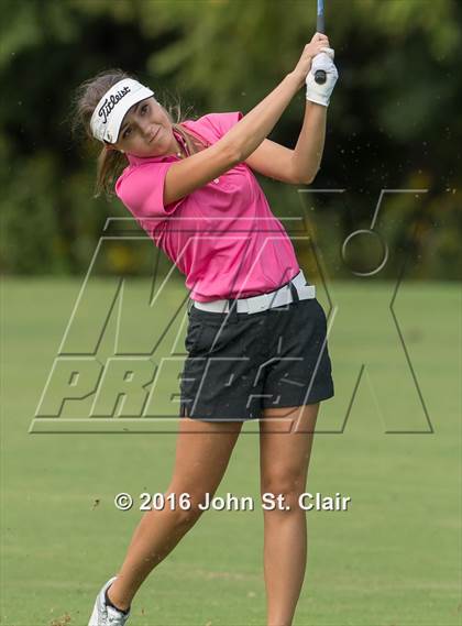 Thumbnail 3 in TSSAA District 8AAA Tournament photogallery.