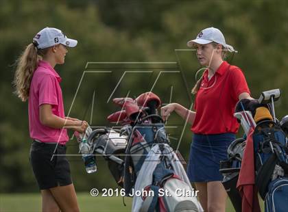 Thumbnail 3 in TSSAA District 8AAA Tournament photogallery.