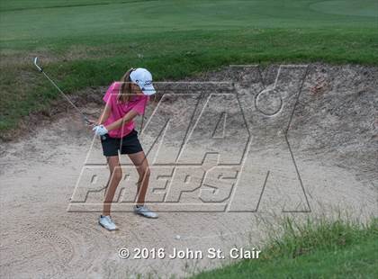 Thumbnail 2 in TSSAA District 8AAA Tournament photogallery.