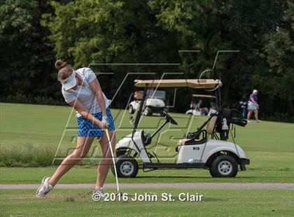 Thumbnail 1 in TSSAA District 8AAA Tournament photogallery.