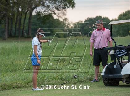 Thumbnail 1 in TSSAA District 8AAA Tournament photogallery.