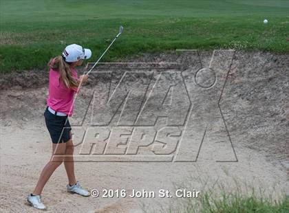 Thumbnail 2 in TSSAA District 8AAA Tournament photogallery.