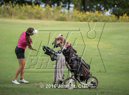 Thumbnail 1 in TSSAA District 8AAA Tournament photogallery.