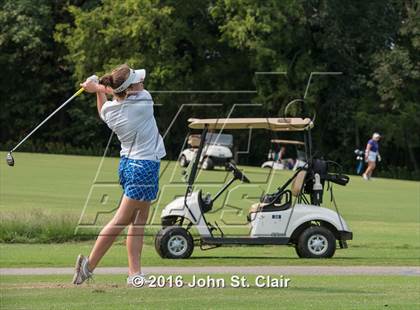 Thumbnail 2 in TSSAA District 8AAA Tournament photogallery.