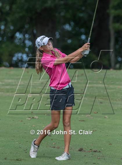 Thumbnail 3 in TSSAA District 8AAA Tournament photogallery.