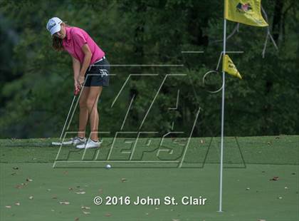 Thumbnail 1 in TSSAA District 8AAA Tournament photogallery.