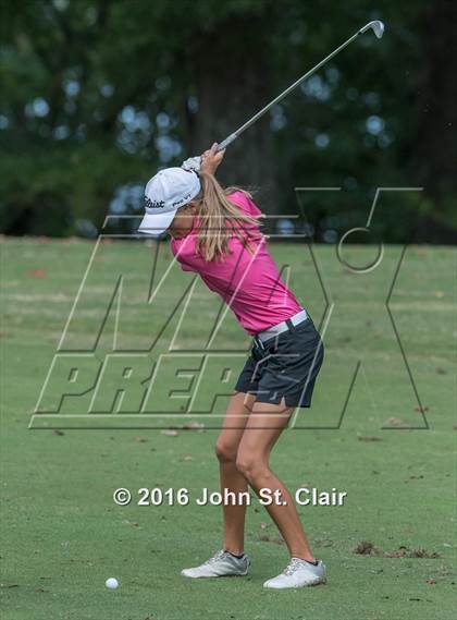 Thumbnail 2 in TSSAA District 8AAA Tournament photogallery.