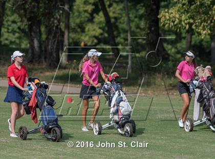 Thumbnail 1 in TSSAA District 8AAA Tournament photogallery.