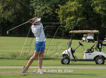 Thumbnail 3 in TSSAA District 8AAA Tournament photogallery.