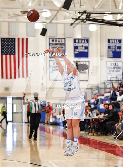 Thumbnail 1 in Aragon vs. Valley Christian (CIF CCS D2 Final) photogallery.