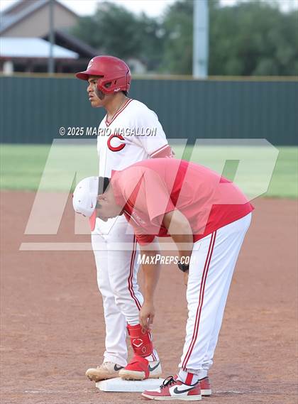 Thumbnail 3 in Los Fresnos vs. La Joya (UIL Baseball Bi-District 6A D1) photogallery.