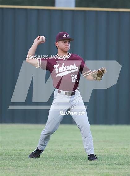 Thumbnail 2 in Los Fresnos vs. La Joya (UIL Baseball Bi-District 6A D1) photogallery.