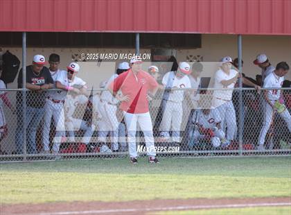 Thumbnail 2 in Los Fresnos vs. La Joya (UIL Baseball Bi-District 6A D1) photogallery.