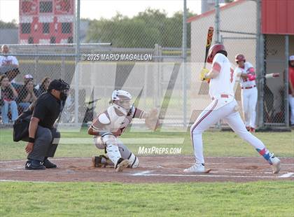 Thumbnail 3 in Los Fresnos vs. La Joya (UIL Baseball Bi-District 6A D1) photogallery.