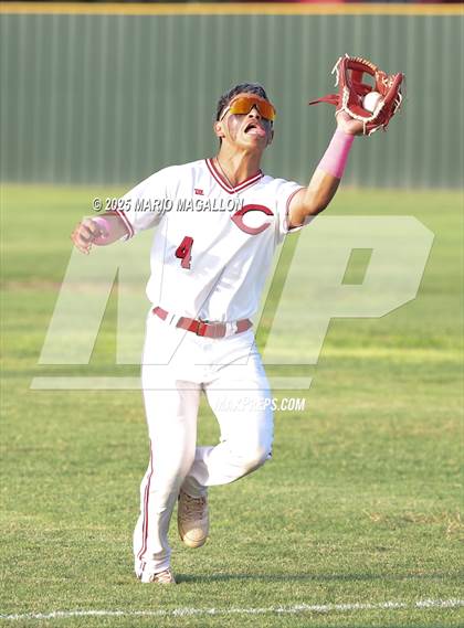 Thumbnail 2 in Los Fresnos vs. La Joya (UIL Baseball Bi-District 6A D1) photogallery.