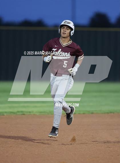 Thumbnail 2 in Los Fresnos vs. La Joya (UIL Baseball Bi-District 6A D1) photogallery.
