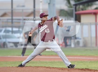 Thumbnail 1 in Los Fresnos vs. La Joya (UIL Baseball Bi-District 6A D1) photogallery.