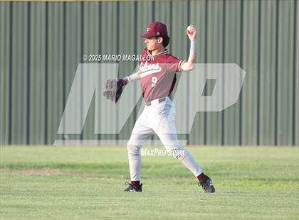 Thumbnail 2 in Los Fresnos vs. La Joya (UIL Baseball Bi-District 6A D1) photogallery.