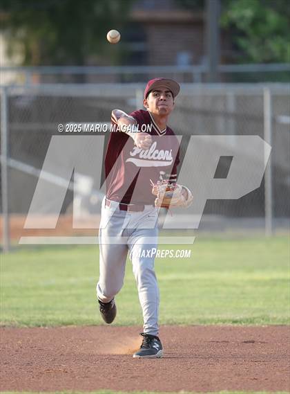 Thumbnail 2 in Los Fresnos vs. La Joya (UIL Baseball Bi-District 6A D1) photogallery.