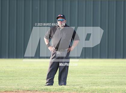 Thumbnail 3 in Los Fresnos vs. La Joya (UIL Baseball Bi-District 6A D1) photogallery.