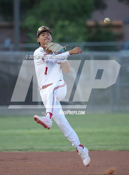 Thumbnail 2 in Los Fresnos vs. La Joya (UIL Baseball Bi-District 6A D1) photogallery.