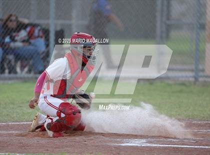 Thumbnail 1 in Los Fresnos vs. La Joya (UIL Baseball Bi-District 6A D1) photogallery.