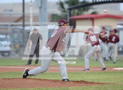 Thumbnail 1 in Los Fresnos vs. La Joya (UIL Baseball Bi-District 6A D1) photogallery.