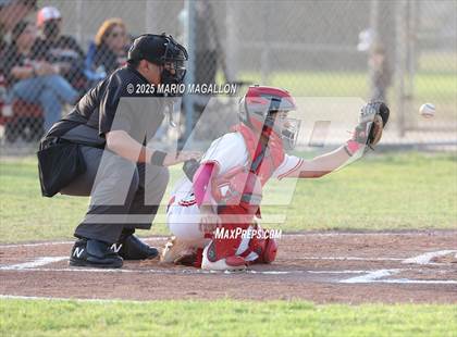 Thumbnail 1 in Los Fresnos vs. La Joya (UIL Baseball Bi-District 6A D1) photogallery.