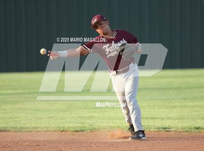 Thumbnail 1 in Los Fresnos vs. La Joya (UIL Baseball Bi-District 6A D1) photogallery.