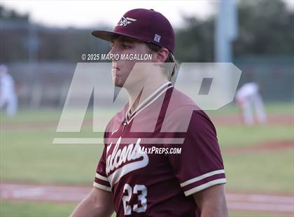 Thumbnail 3 in Los Fresnos vs. La Joya (UIL Baseball Bi-District 6A D1) photogallery.