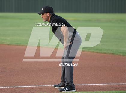 Thumbnail 1 in Los Fresnos vs. La Joya (UIL Baseball Bi-District 6A D1) photogallery.