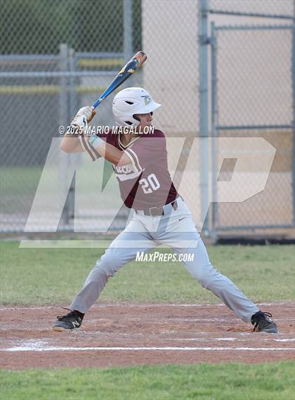Thumbnail 2 in Los Fresnos vs. La Joya (UIL Baseball Bi-District 6A D1) photogallery.