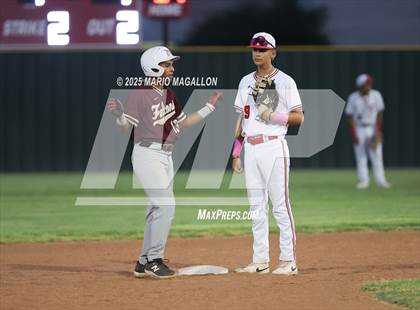 Thumbnail 3 in Los Fresnos vs. La Joya (UIL Baseball Bi-District 6A D1) photogallery.