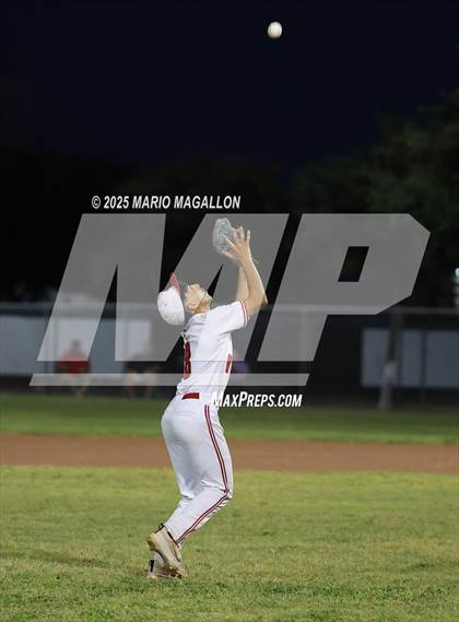 Thumbnail 3 in Los Fresnos vs. La Joya (UIL Baseball Bi-District 6A D1) photogallery.