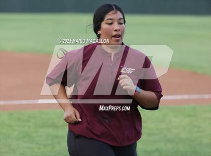 Thumbnail 2 in Los Fresnos vs. La Joya (UIL Baseball Bi-District 6A D1) photogallery.