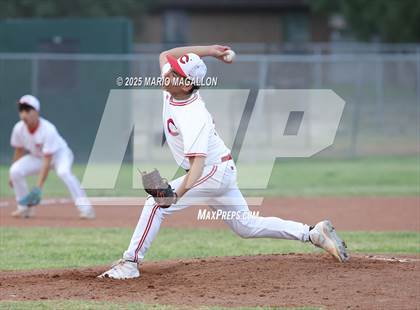 Thumbnail 2 in Los Fresnos vs. La Joya (UIL Baseball Bi-District 6A D1) photogallery.