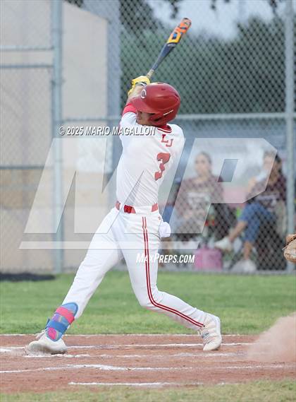 Thumbnail 3 in Los Fresnos vs. La Joya (UIL Baseball Bi-District 6A D1) photogallery.