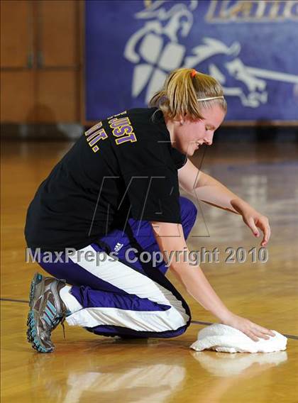 Thumbnail 1 in Lancaster Mennonite @ Lancaster Catholic photogallery.