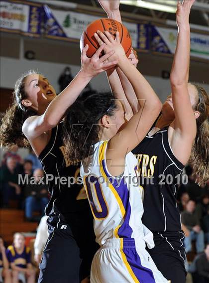 Thumbnail 3 in Lancaster Mennonite @ Lancaster Catholic photogallery.