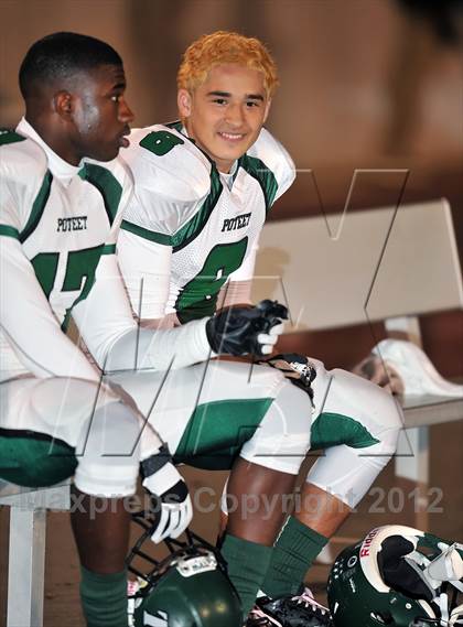 Thumbnail 2 in Little Elm vs. Poteet (UIL 4A Division 2 Bi-District Playoff) photogallery.