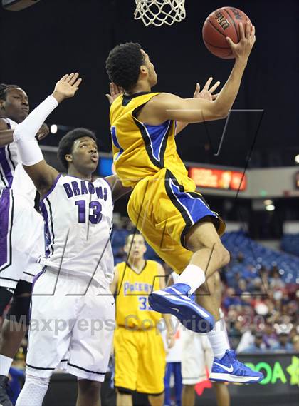 Thumbnail 2 in Grant vs Sacramento (CIF SJS D2 Semifinal) photogallery.