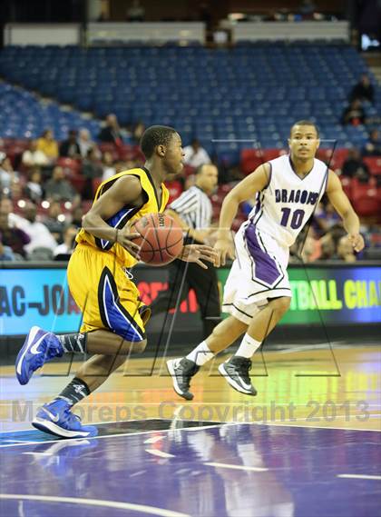 Thumbnail 2 in Grant vs Sacramento (CIF SJS D2 Semifinal) photogallery.