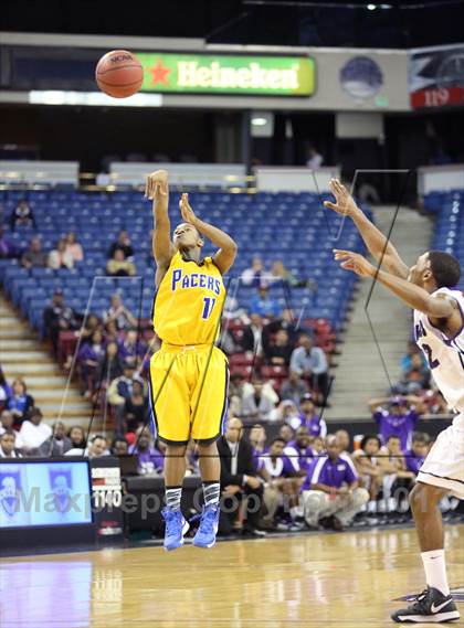 Thumbnail 3 in Grant vs Sacramento (CIF SJS D2 Semifinal) photogallery.