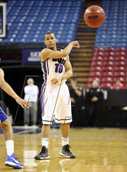 Thumbnail 1 in Grant vs Sacramento (CIF SJS D2 Semifinal) photogallery.