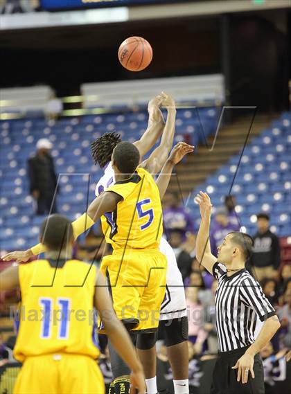 Thumbnail 3 in Grant vs Sacramento (CIF SJS D2 Semifinal) photogallery.