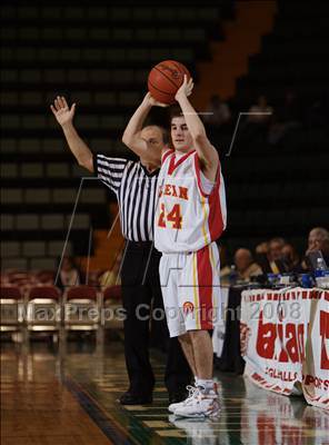 Thumbnail 2 in Olean vs Malverne (NYSPHSAA Class B Final) photogallery.
