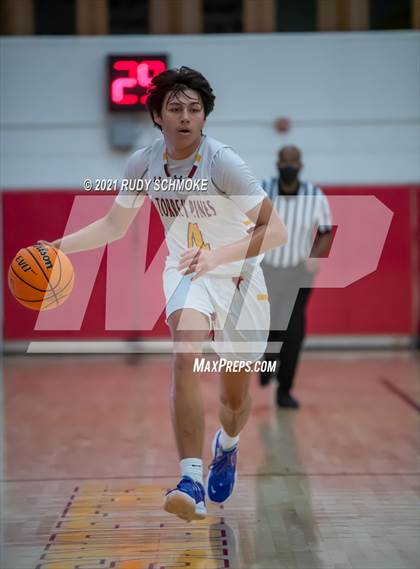 Thumbnail 1 in Mater Dei Catholic @ Torrey Pines photogallery.