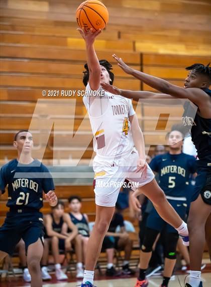 Thumbnail 1 in Mater Dei Catholic @ Torrey Pines photogallery.
