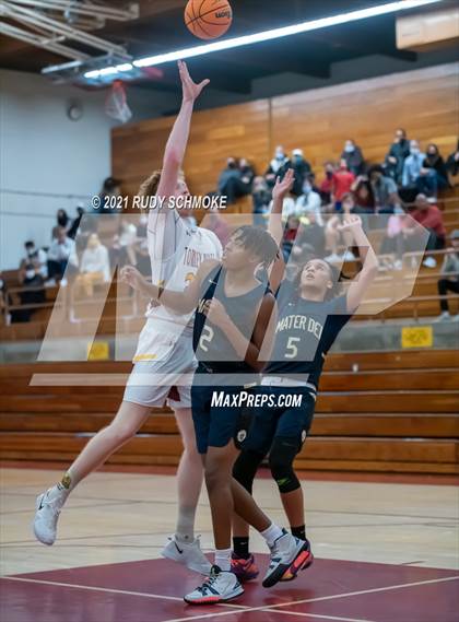 Thumbnail 2 in Mater Dei Catholic @ Torrey Pines photogallery.